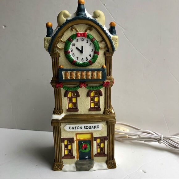 DICKENS COLLECTABLES TOWNE SERIES "EATON SQUARE" PORCELAIN HOUSE LIGHTED 1997 - Picture 2 of 11